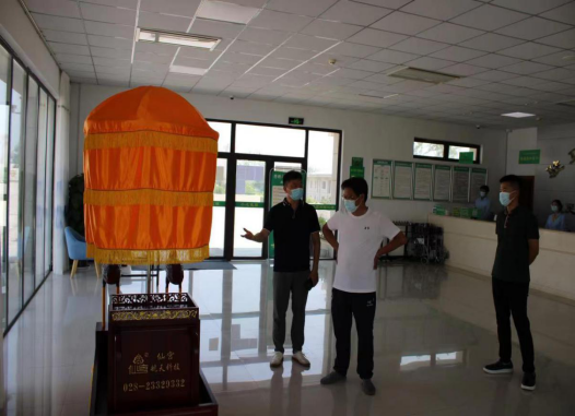 7.14市產(chǎn)業(yè)集團(tuán)黨委書記、董事長劉培建深入子公司檢查疫情防控工作147.png