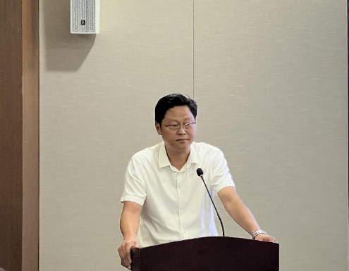 8.4市產(chǎn)業(yè)集團(tuán)召開2022年上半年工作總結(jié)會(huì)1002.png